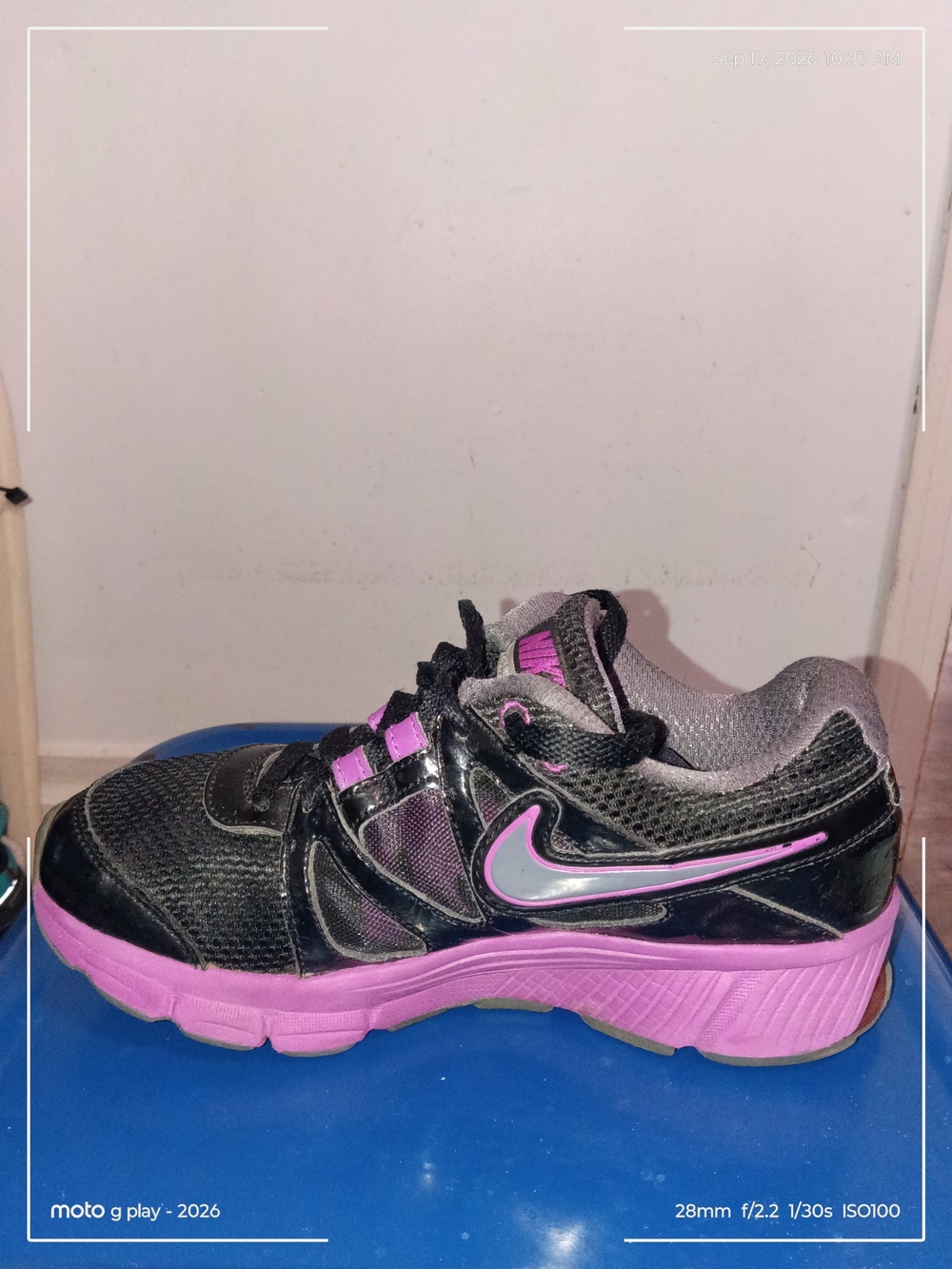 Nike Women’s Reax Rocket 2 Black and Pink Running Sneakers